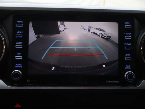 Used 2020 Toyota Tacoma TRD Off-Road w/ Technology Package image 21