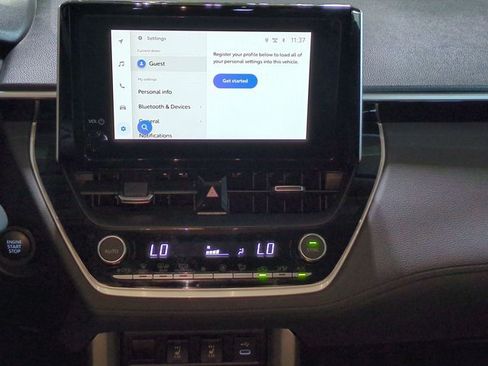 Used 2025 Toyota Corolla Cross XLE w/ Convenience Package FWD image 15