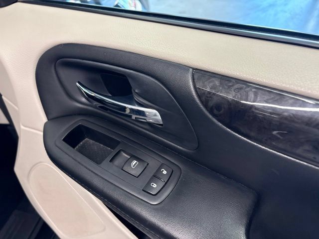 Used 2016 Dodge Grand Caravan SE w/ Quick Order Package 29E SE FWD image 22