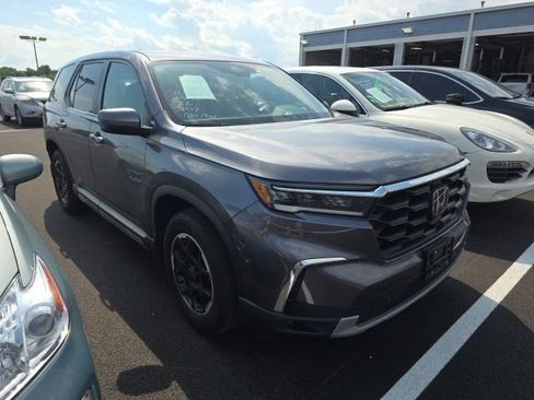 Used 2025 Honda Pilot EX-L image 5