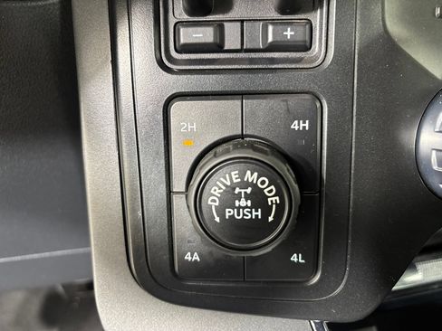 Used 2022 Ford F150 Lariat w/ FX4 Off-Road Package AWD/4WD image 19