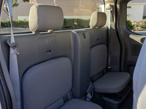 Used 2021 Nissan Frontier S image 18