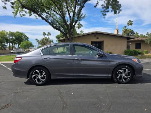 Used 2017 Honda Accord LX image 3