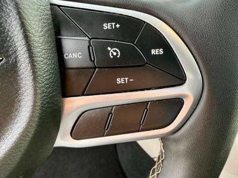 Used 2024 Chrysler Voyager LX FWD image 19