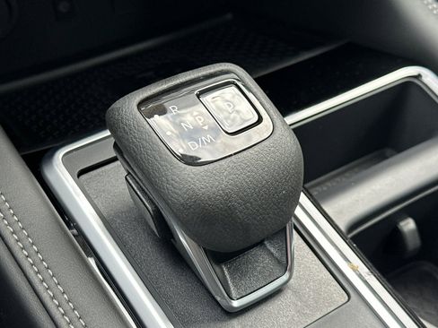 New 2025 Nissan Pathfinder Platinum w/ Black Appearance Package image 27