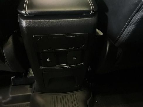 Used 2023 Ford Explorer XLT w/ Equipment Group 202A AWD/4WD image 31