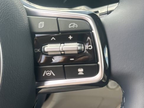 New 2026 Kia Carnival SX FWD image 22