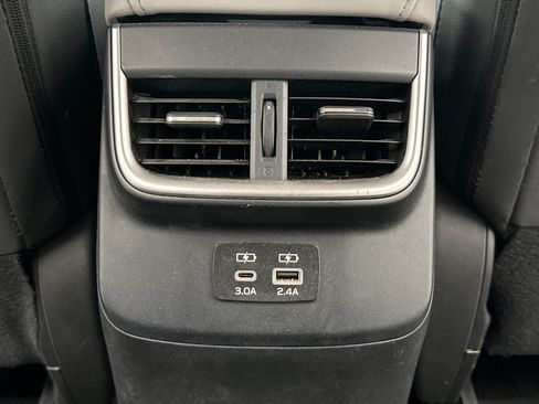 Used 2024 Subaru Outback Premium AWD/4WD image 16
