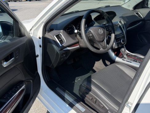 Used 2016 Acura TLX w/ Technology Package FWD image 9