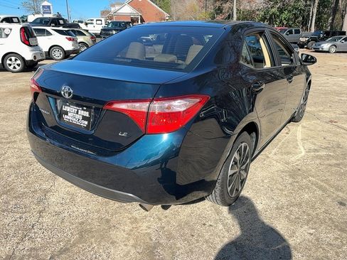 Used 2018 Toyota Corolla LE image 5
