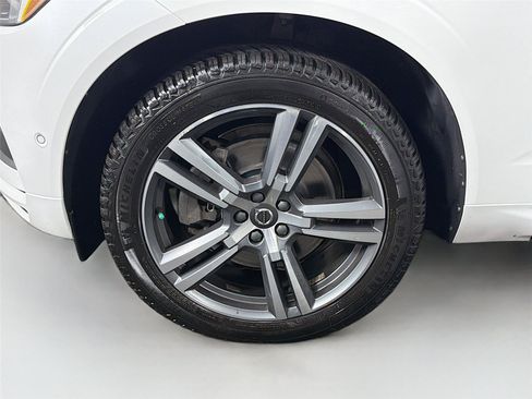 Used 2019 Volvo XC60 T6 Momentum w/ Premium Package AWD/4WD image 34