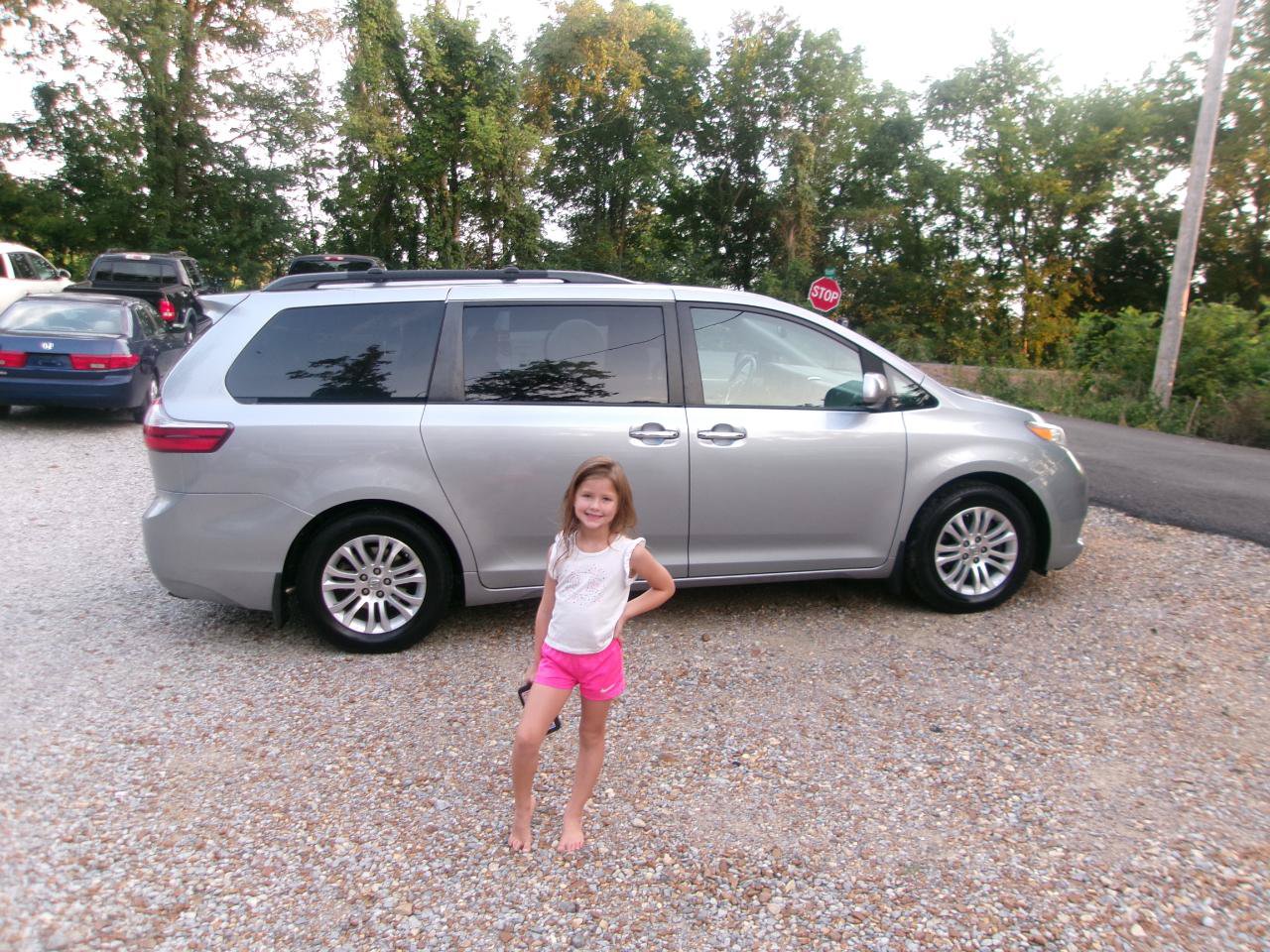 Used 2016 Toyota Sienna XLE Premium FWD image 9