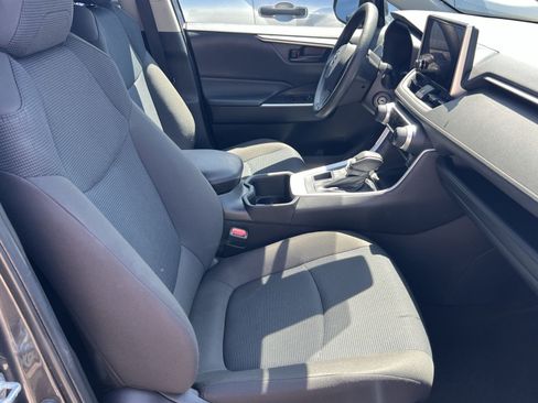 Used 2025 Toyota RAV4 LE AWD/4WD image 23