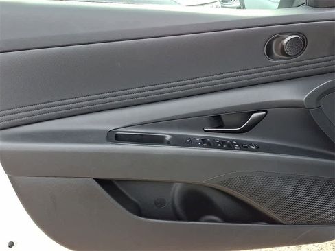 Certified 2025 Hyundai Elantra Sport image 12