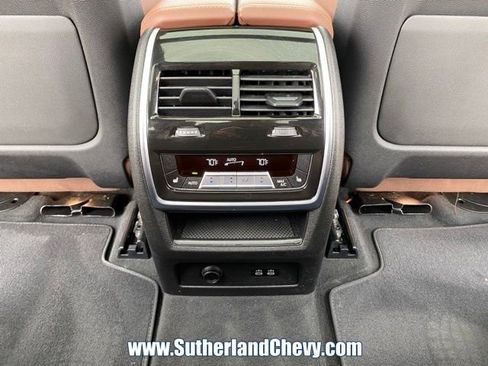 Used 2025 BMW X7 xDrive40i w/ Executive Package image 62