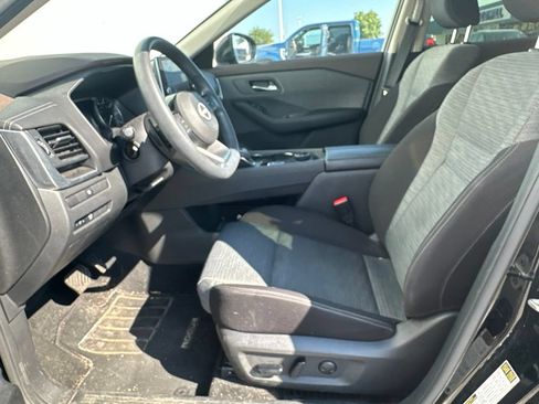 Used 2023 Nissan Rogue SV AWD/4WD image 14