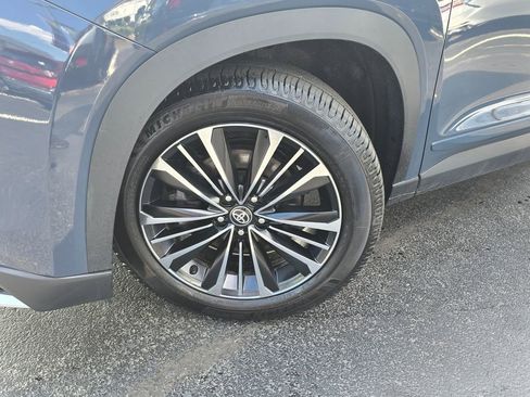 Used 2024 Toyota Grand Highlander AWD Hybrid image 2