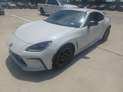 Used 2023 Toyota GR86 Premium RWD image 6