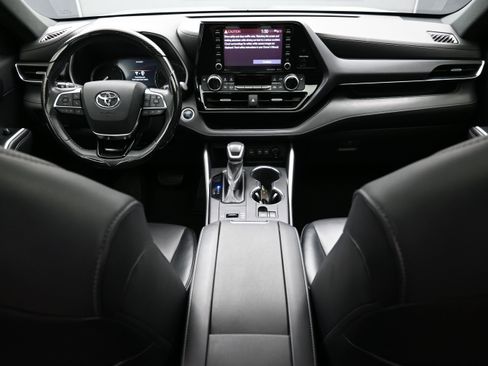 Used 2021 Toyota Highlander XSE FWD image 14