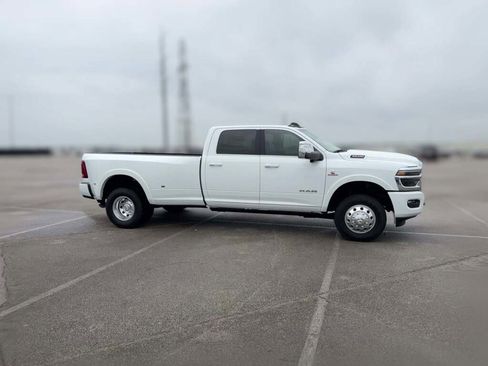 New 2025 RAM 3500 Longhorn image 15