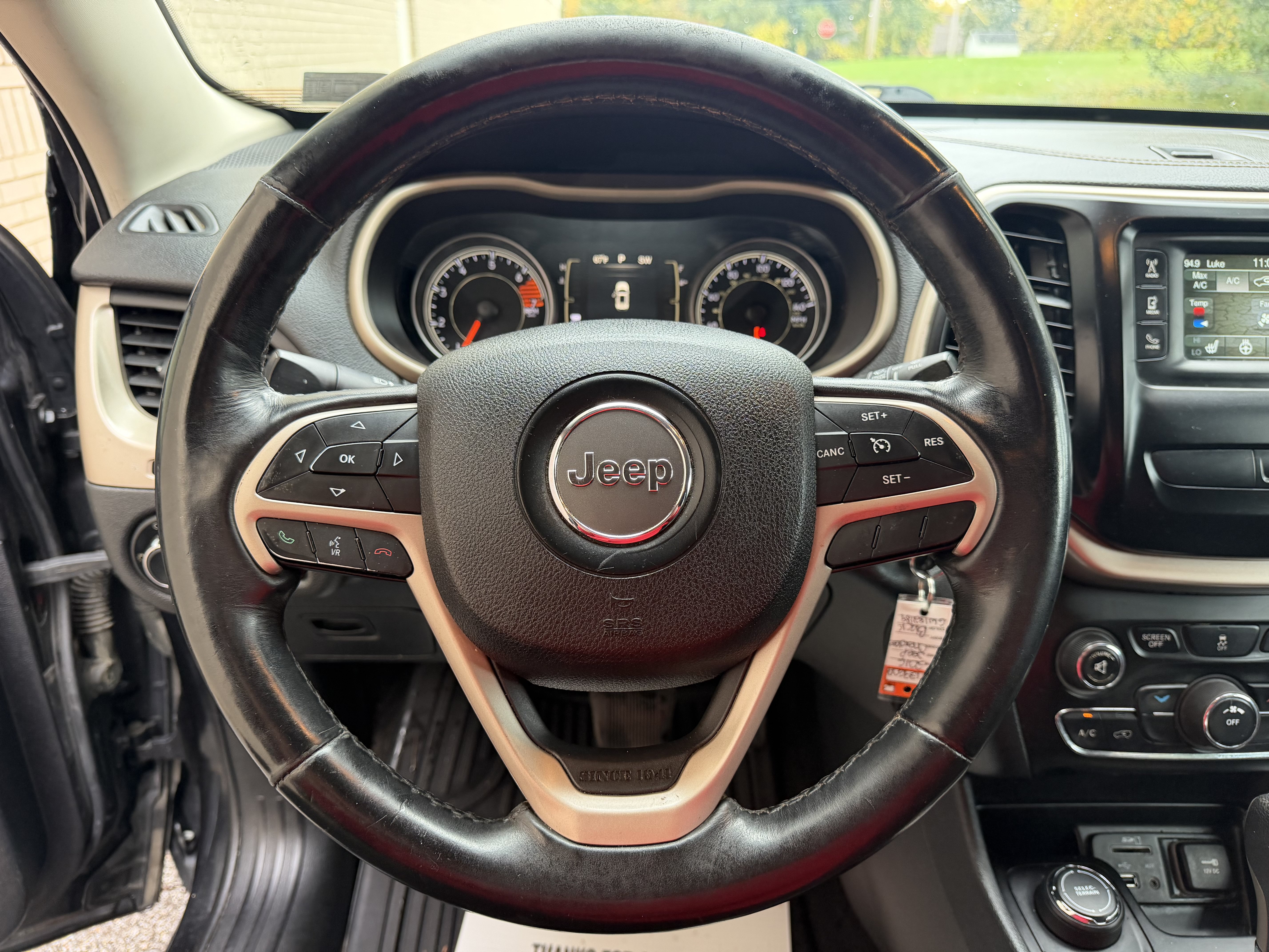 Used 2016 Jeep Cherokee Sport w/ Cold Weather Group AWD/4WD image 40