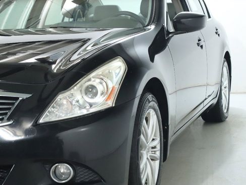 Used 2011 INFINITI G37 X w/ Premium Pkg image 3