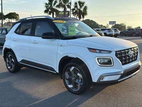 Certified 2024 Hyundai Venue Limited FWD image 1