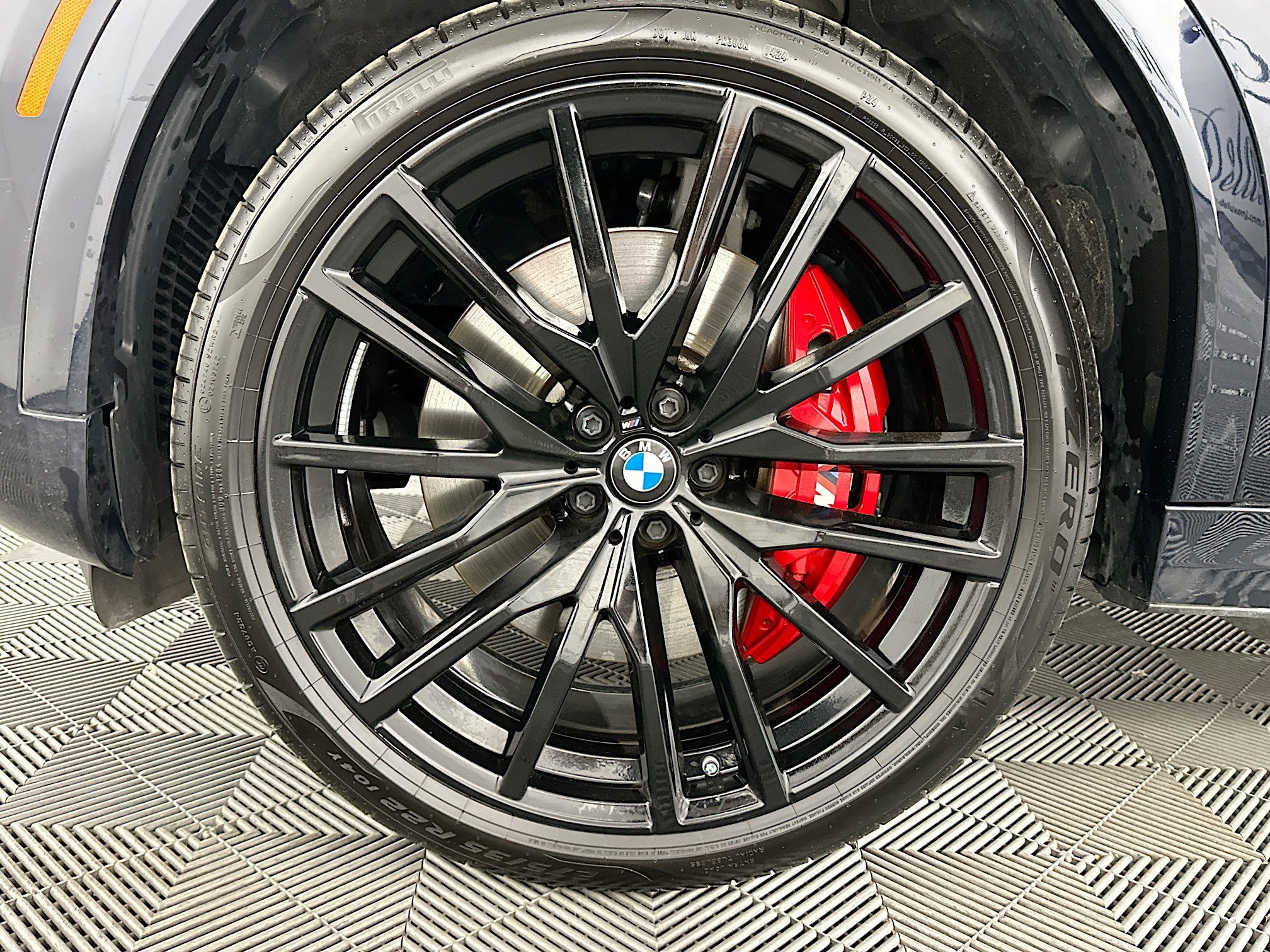 Used 2025 BMW X6 M60i w/ Executive Package AWD/4WD image 36