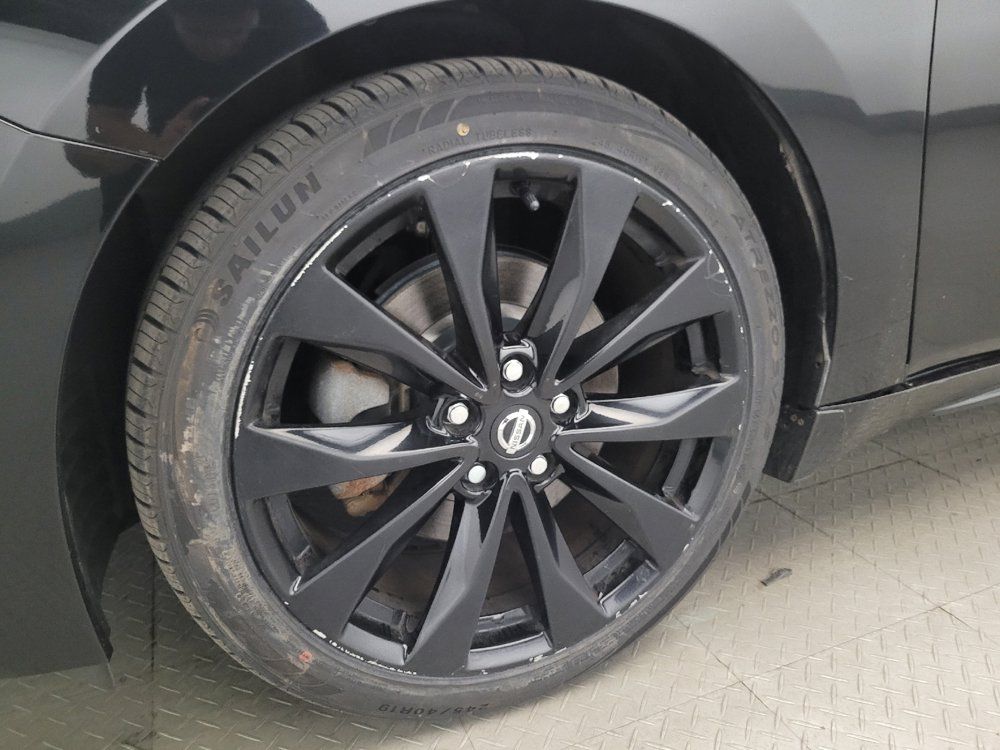 Used 2017 Nissan Maxima SR w/ Midnight Edition FWD image 31