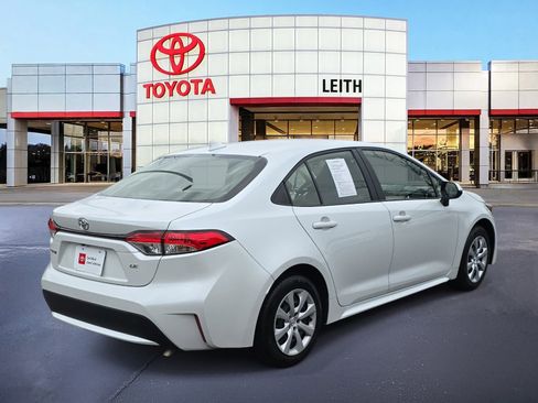 Certified 2022 Toyota Corolla LE image 5