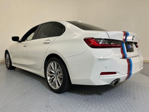 Used 2023 BMW 330e 330e w/ Convenience Package image 3
