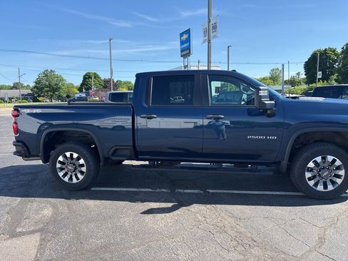 Used 2022 Chevrolet Silverado 2500 Custom w/ Gooseneck/5TH Wheel Package AWD/4WD image 5