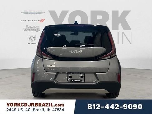 Used 2023 Kia Soul LX w/ LX Technology Package FWD image 4