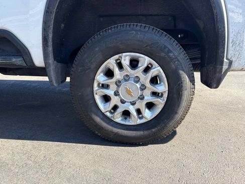 Used 2024 Chevrolet Silverado 2500 LTZ w/ LTZ Premium Package AWD/4WD image 11