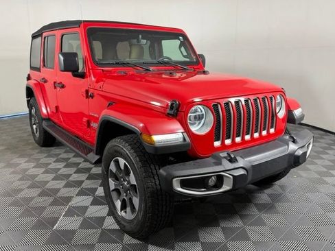 Used 2022 Jeep Wrangler Unlimited Sahara w/ LED Lighting Group AWD/4WD image 10