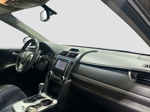 Used 2012 Toyota Camry SE w/ Leather Pkg FWD image 20