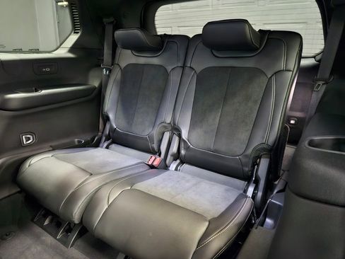 New 2025 Jeep Grand Cherokee L Altitude image 16