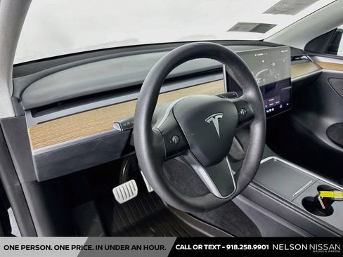 Used 2023 Tesla Model Y Performance AWD/4WD image 9
