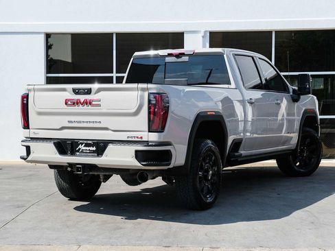 Used 2026 GMC Sierra 2500 AT4 AWD/4WD image 11