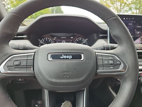 Used 2024 Jeep Compass Latitude AWD/4WD image 22