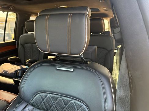 Used 2022 Jeep Grand Wagoneer Series III w/ Rear Seat Video Group 1 AWD/4WD image 34