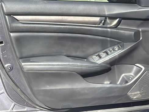 Used 2019 Honda Accord LX image 11