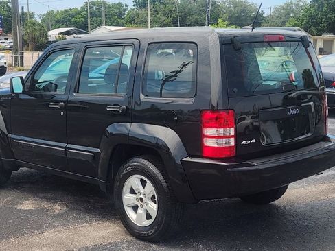 Used 2012 Jeep Liberty Sport AWD/4WD image 4