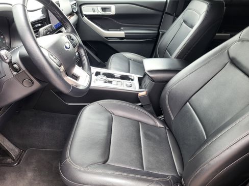 Used 2022 Ford Explorer Limited w/ Equipment Group 301A AWD/4WD image 10
