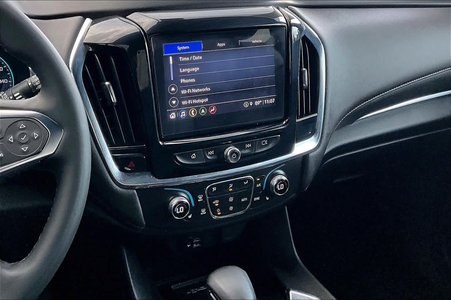 Used 2023 Chevrolet Traverse RS FWD image 7