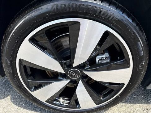 Used 2025 Audi A5 2.0T Premium Plus w/ Premium Plus AWD/4WD image 9