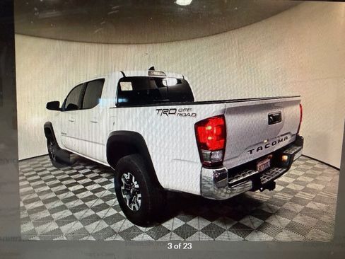 Used 2017 Toyota Tacoma TRD Off-Road w/ Tow Package RWD image 4