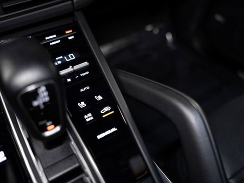 Used 2022 Porsche Cayenne Turbo S image 52