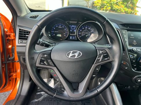 Used 2015 Hyundai Veloster Turbo FWD image 18