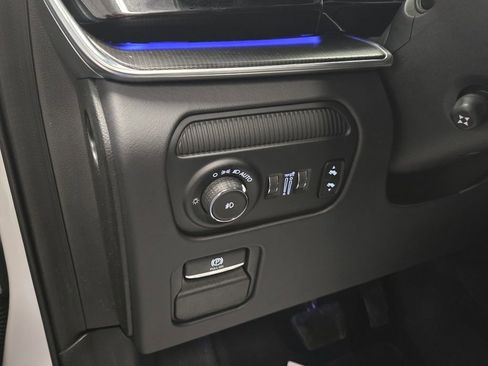 Used 2024 Jeep Grand Wagoneer L Series II w/ Quick Order Packagew 28T image 13